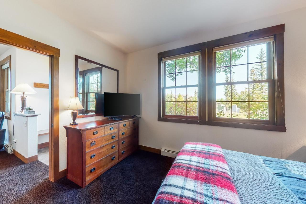 Bluebird Skies Granby Bagian luar foto